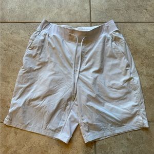 Lululemon 7inch white men shorts